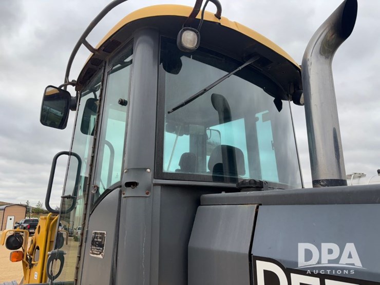 2007-deere-444j-image-37