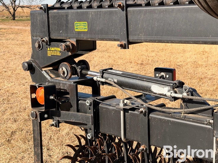 yetter-30'-rotary-hoe-image-10