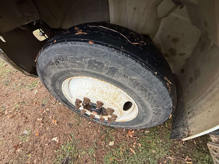 2004-international-durastar-4400-image-19