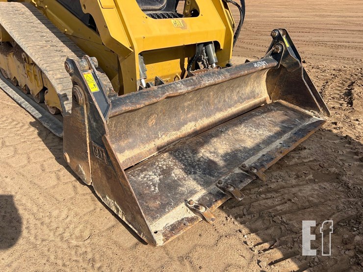 2020-caterpillar-259d3-image-12