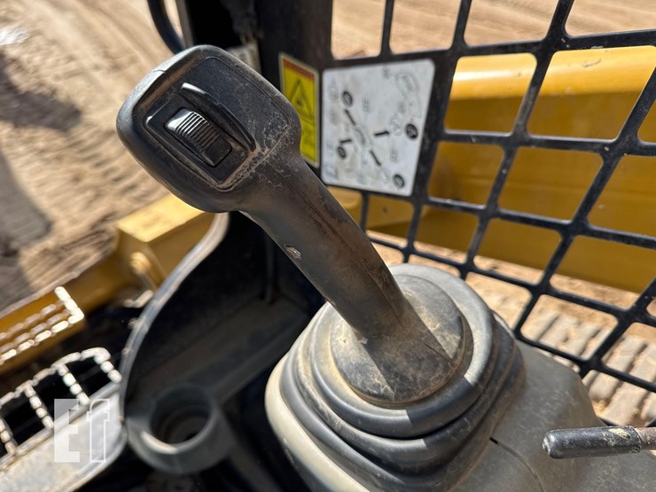 2019-caterpillar-289d-image-26