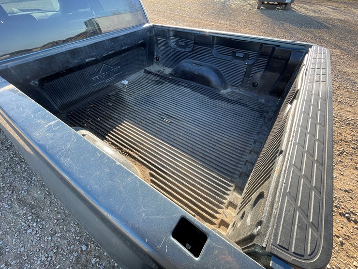 #1127-•-2013-chevrolet-silverado-pickup-truck-(has-mn-title)-image-15