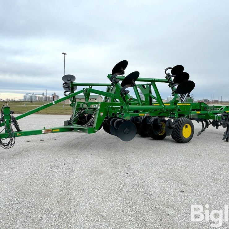 2023 JOHN DEERE 2730