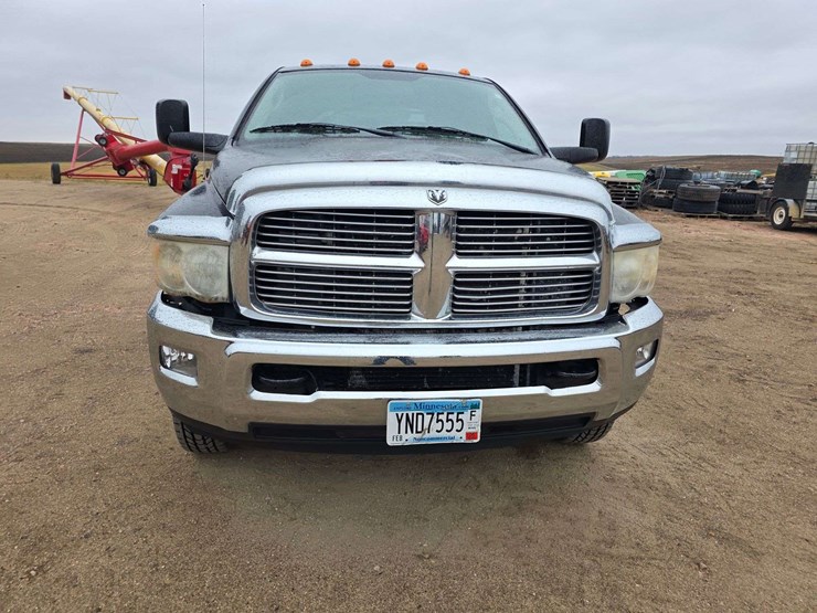 2005-dodge-ram-3500-image-3