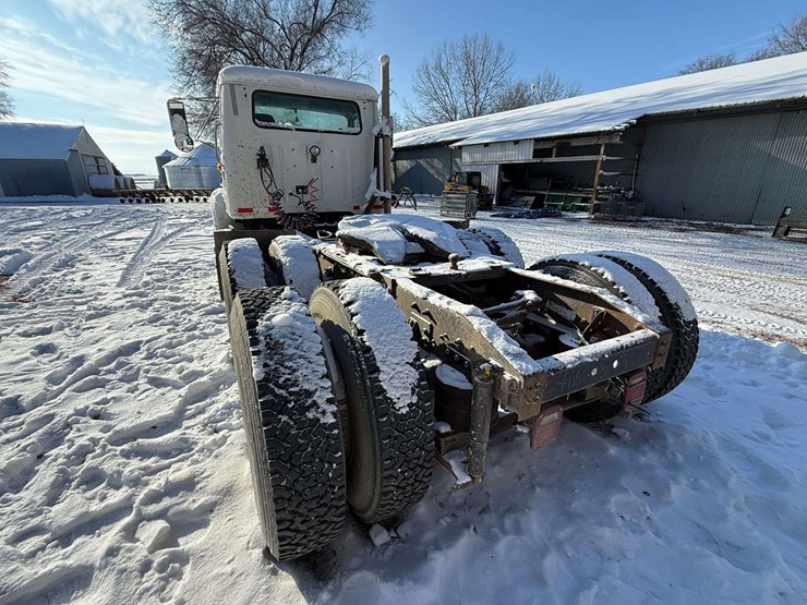 1996-international-8100-image-12