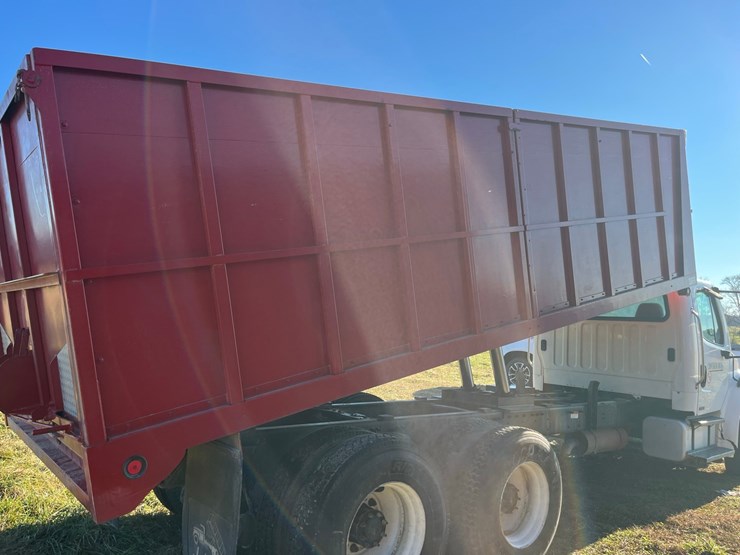 05-freightliner,-m2,-20’johnny-gregory-dump-grain-body,-5’-sides,-image-6