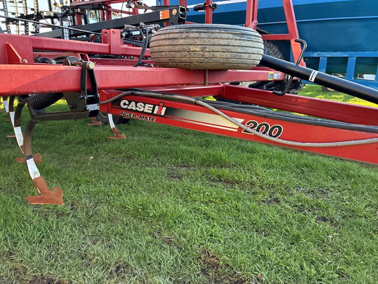 case-ih-200-image-46