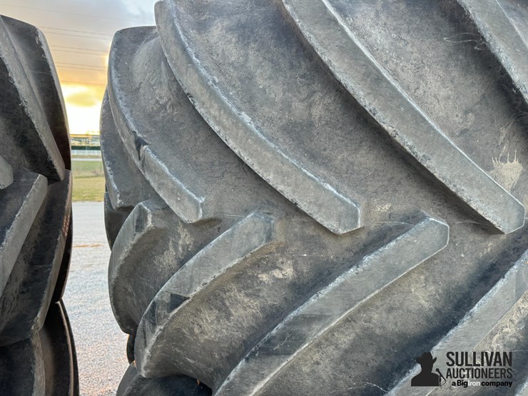 lsw-tires-&-rims-for-jd-8r-tractor-image-12