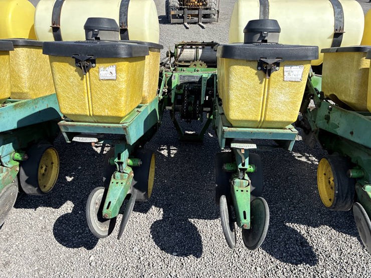 john-deere-7000-image-47