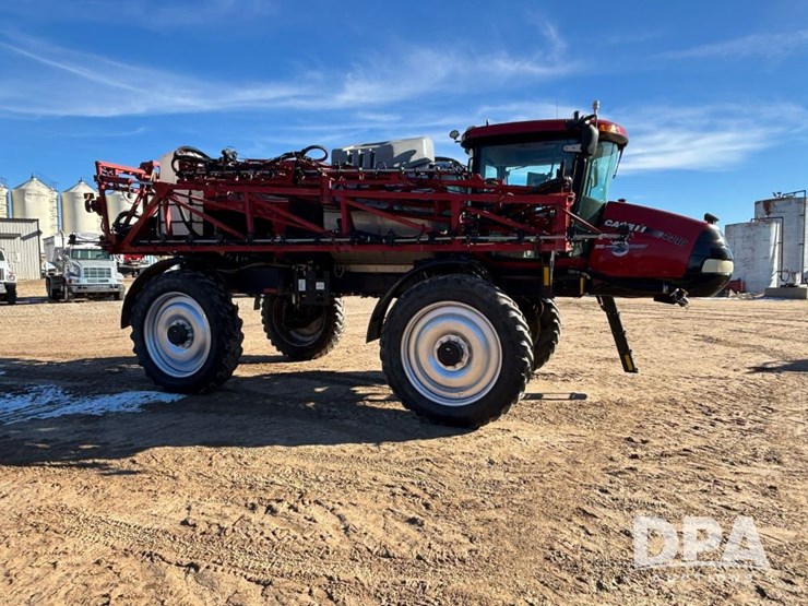 case-ih-patriot-4440-image-8