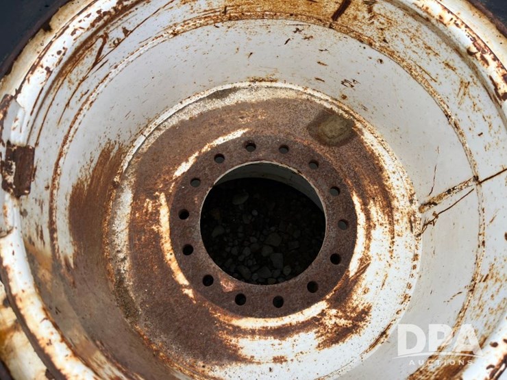 good-year-flotation-tires-(jn3479)-image-5