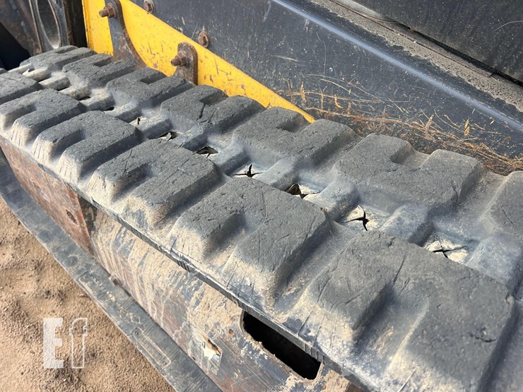 new-holland-c227-image-19