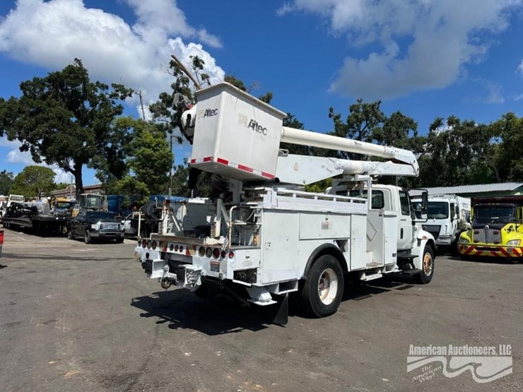 2007-international-durastar-4300-image-3