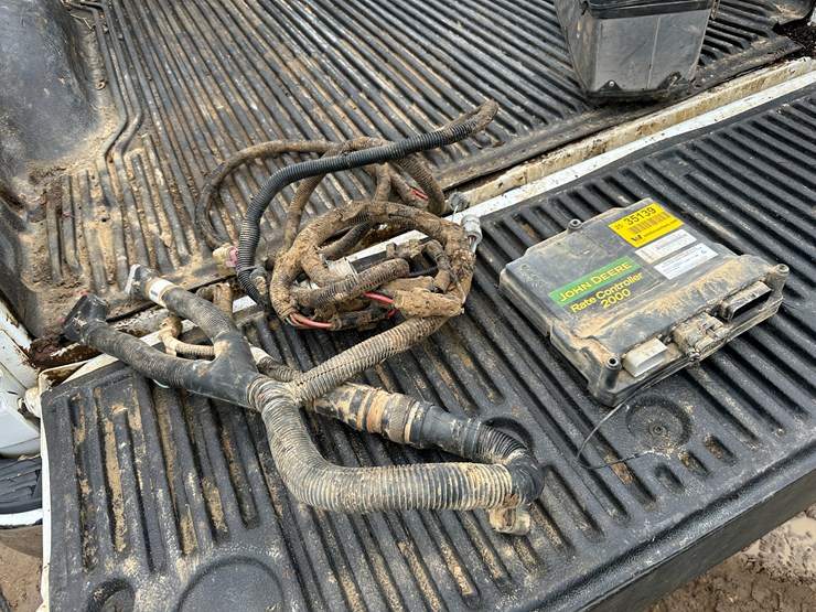 john-deere-2000-image-2