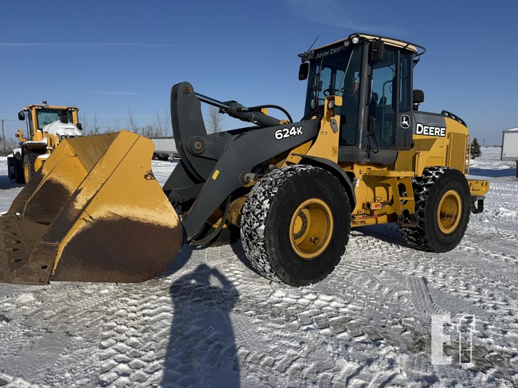 2011-deere-624k-image-17