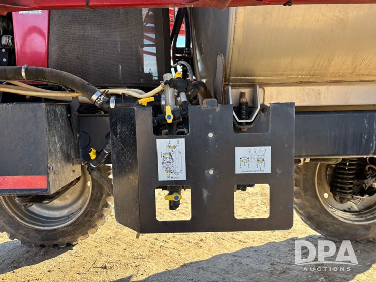 case-ih-patriot-4440-image-70