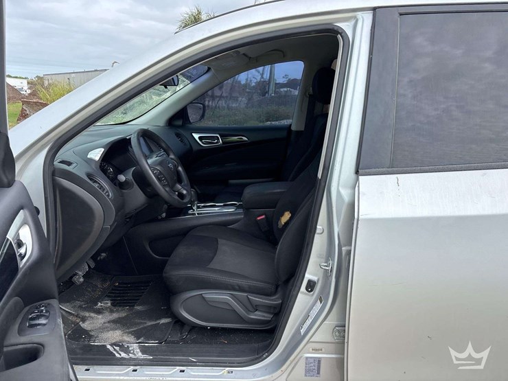 2017-nissan-pathfinder-image-12