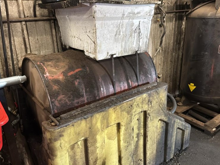 #164-•-used-oil-station*-image-4