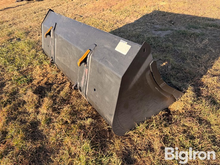 2020-swedish-made-bucket-attachment-image-3