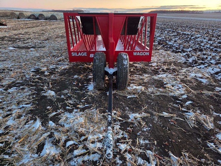 ia-84r-24'-silage-feeder-wagon-tricycle-front-16"-tires-new.-this-item-is-located-in-south-dakota,-t-image-9