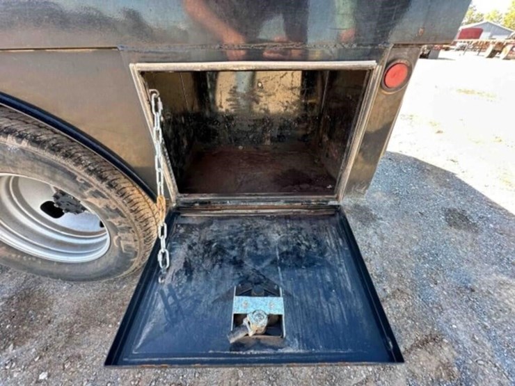 2023-ford-f350-image-24