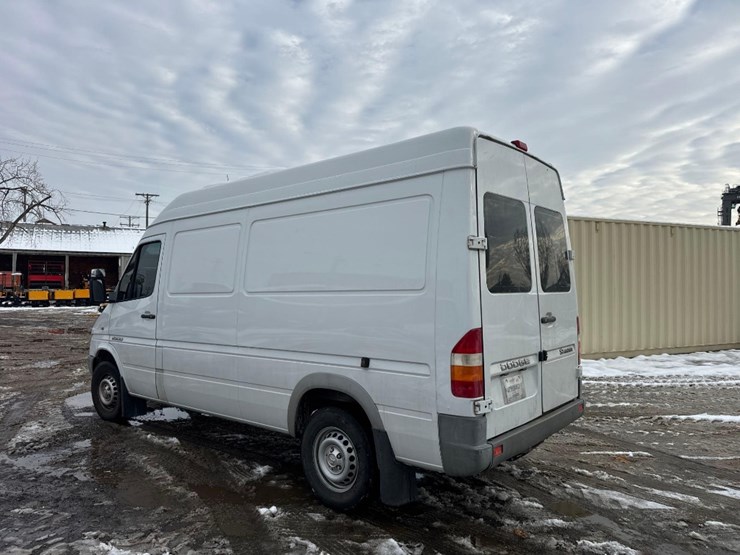 dodge-sprinter-2500-image-4