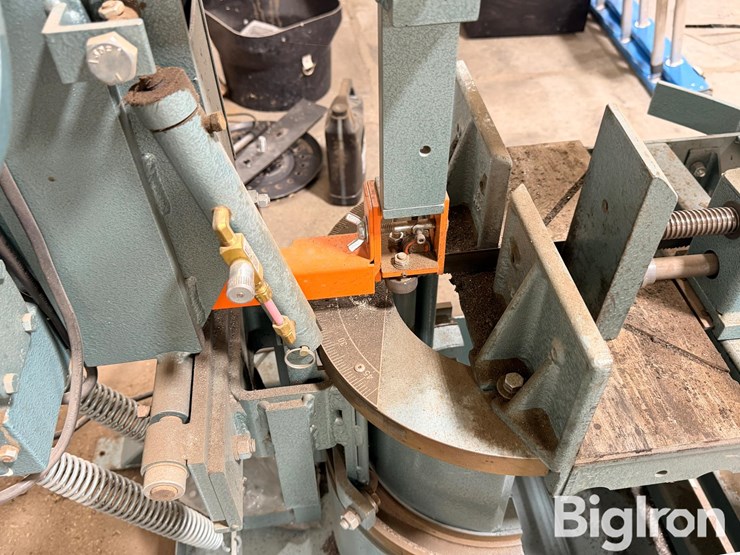 2023-ellis-1800-miter-band-saw-image-12
