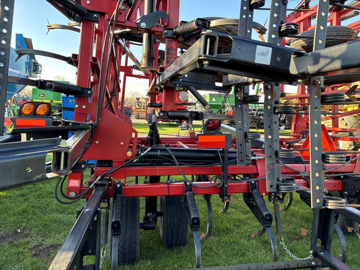 case-ih-200-image-32