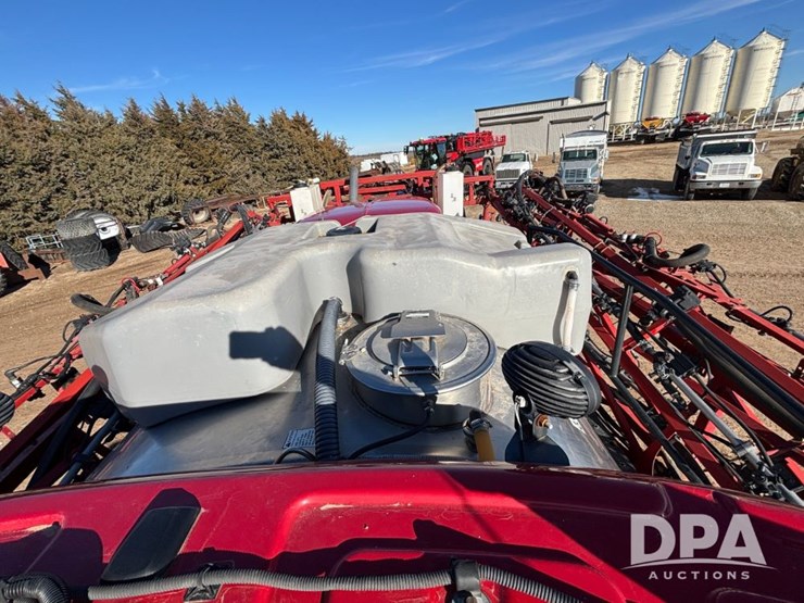 case-ih-patriot-4440-image-107