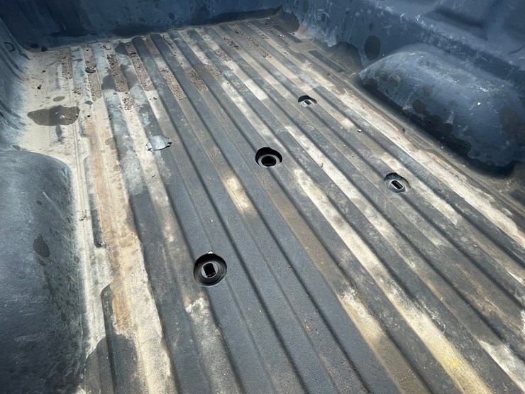 #1123-•-2019-chevrolet-silverado-pickup-truck(has-mn-title)-image-19