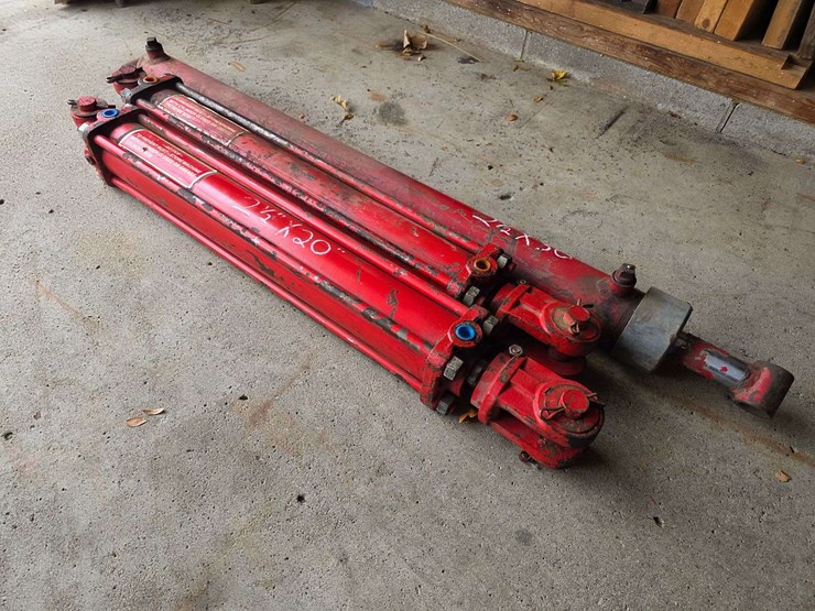(3)-hydraulic-cylinders,-(2)-2-½”-x-20”-and-(1)-2-½”-x-30”,-all-in-working-order-per-seller,-buying-image-4