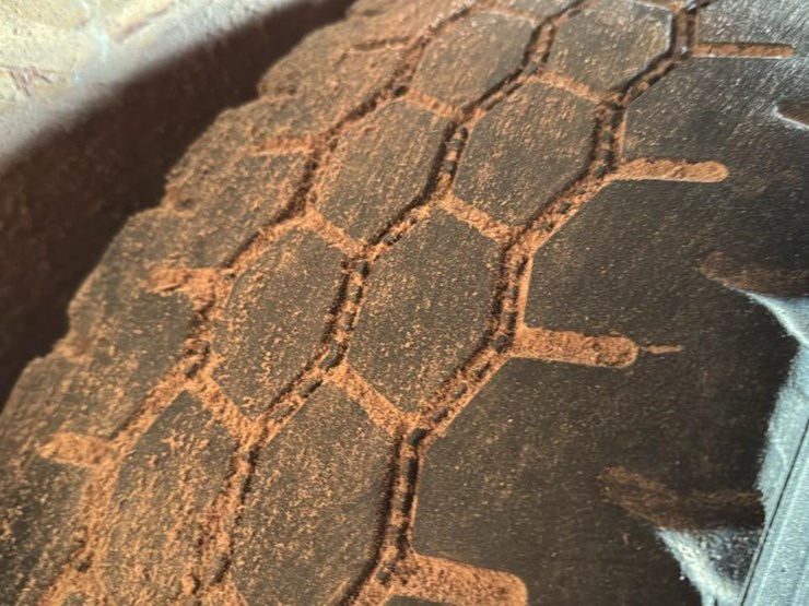 #144-•-contents-of-small-room*-image-9