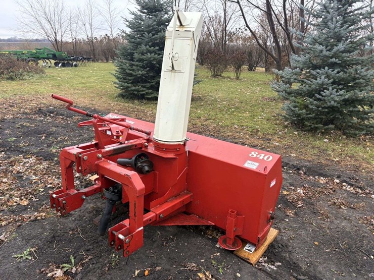 buhler-farm-king-840-snowblower,-84”,-3pt,-540-pto,-manual-turn-spout,-adj-deflector-image-1