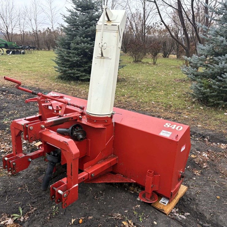 Buhler Farm King 840 Snowblower, 84”, 3Pt, 540 PTO, Manual Turn Spout, Adj Deflector