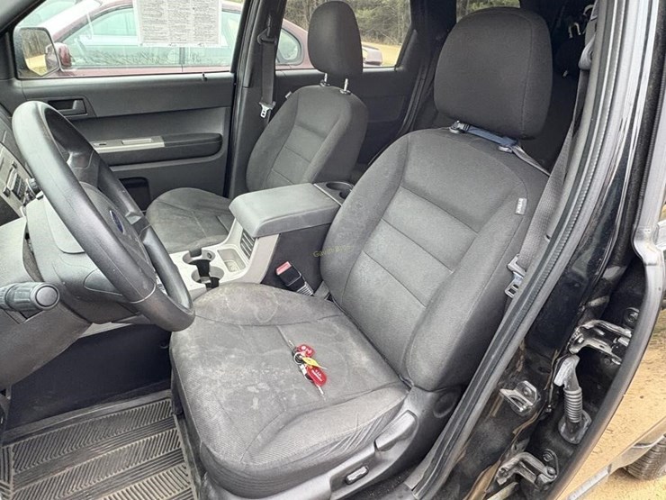 ford-escape-xlt-image-11