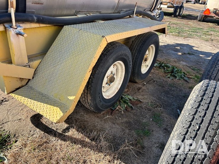 liquid-nurse-trailer-(cp1354,-tank-2087,-unit-92440)-image-6