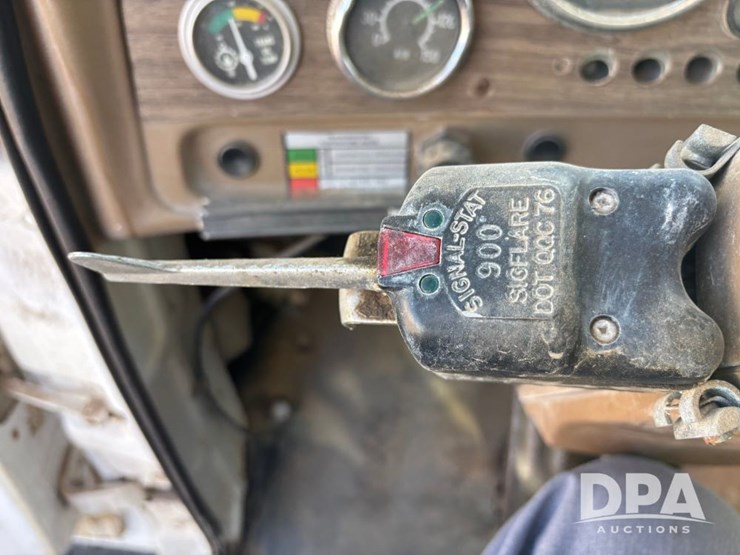 1981-new-leader-l2020-image-77