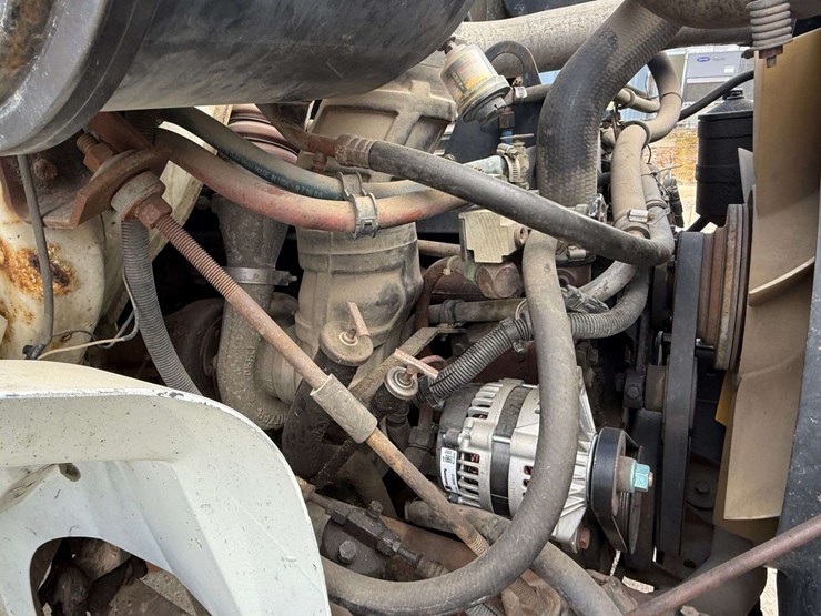 1992-international-805-box-truck,-shows-54,622-miles,-9-speed-transmission,-11r22.5-tires,-26.5’-box-image-34