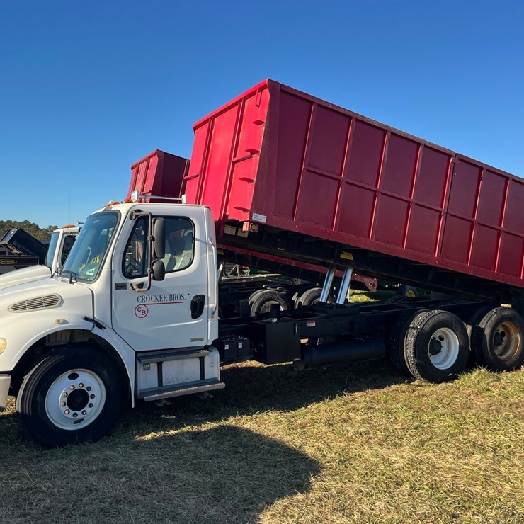 05 FREIGHTLINER, M2, 20’JOHNNY GREGORY Dump grain body, 5’ sides,