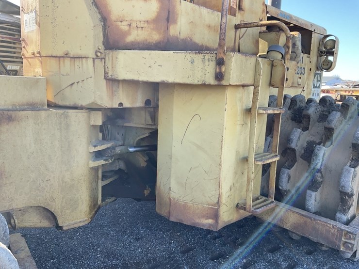 caterpillar-815-image-8