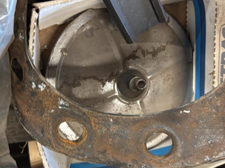 #189-•-skid-of-miscellaneous-truck-parts*-image-7