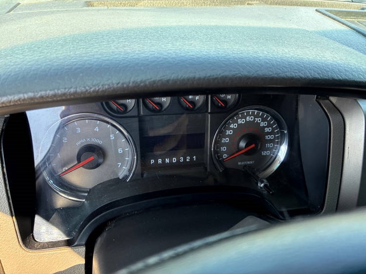 2010-ford-f150-xlt-image-39