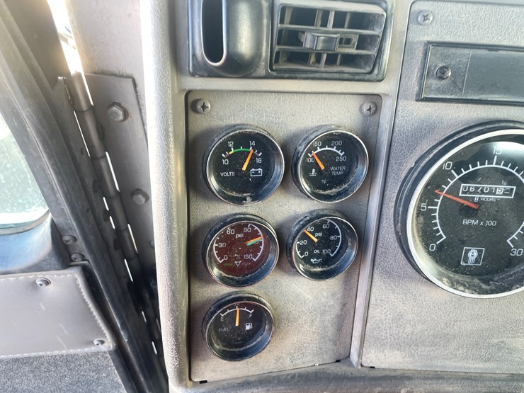 kenworth-t300-image-26