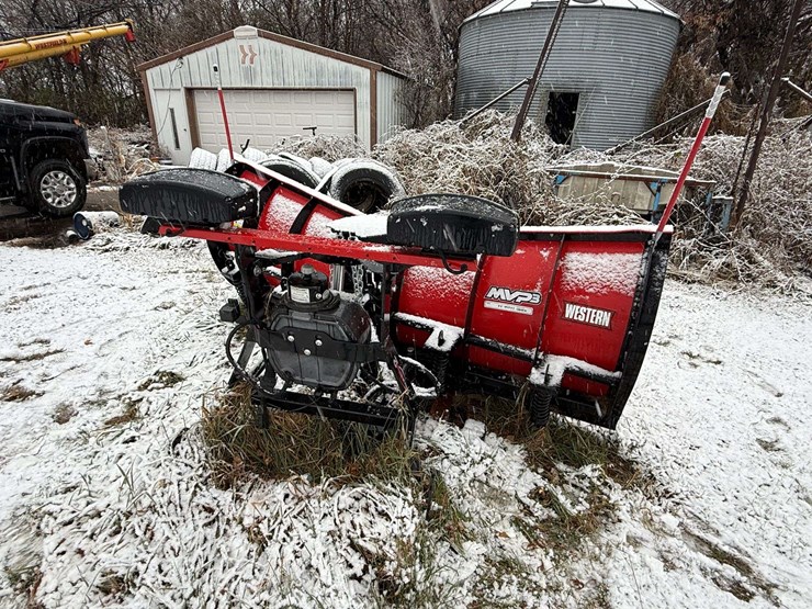 western-v-snow-plow,-8’6”,-right-or-left-swing,-scoop-or-v-plow,-comes-with-mounting-brackets-to-fit-image-6