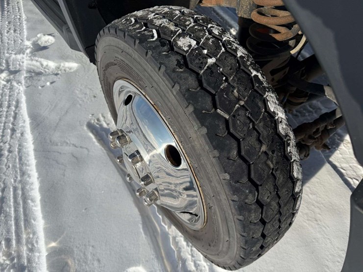 2012-ford-f550-image-21