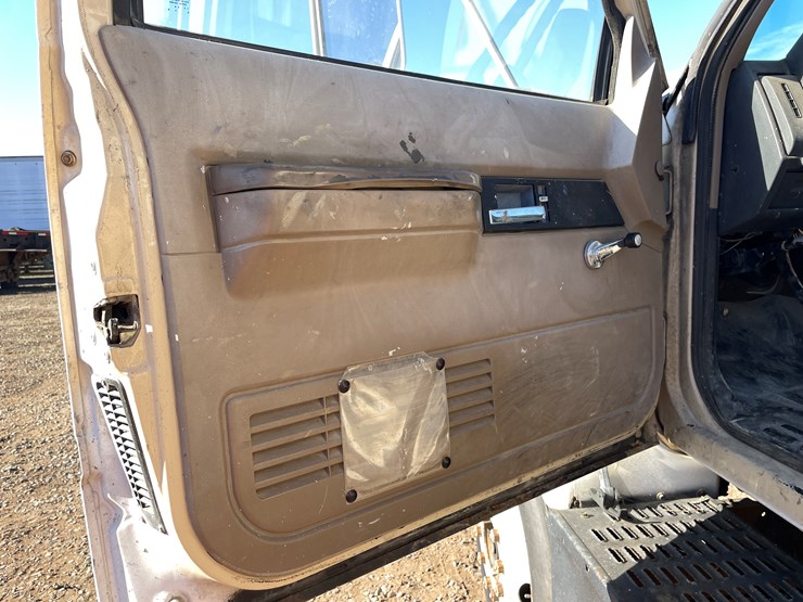 #1140-•-1995-chevrolet-kodiak-boom-truck-has-mn-title)-image-23