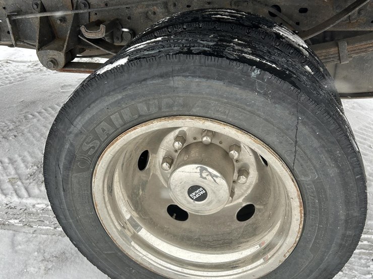 2001-ford-f450-xl-image-29