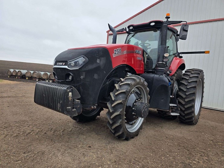 2020-magnum-250-image-2