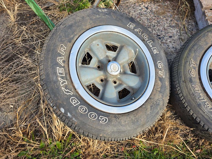 (4)-mid-70’s-chevrolet-rally-wheels,-missing-1-center-cap,-all-trim-rings-are-there,-buying-all-for-image-5