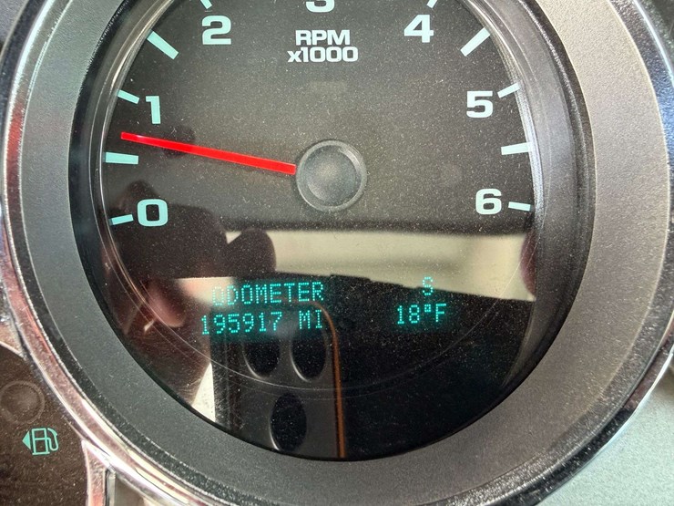 2013-chevrolet-silverado-1500-lt-image-40